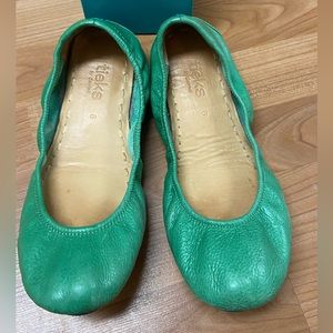 🌟TIEKS Clover Green Shoes Size 8